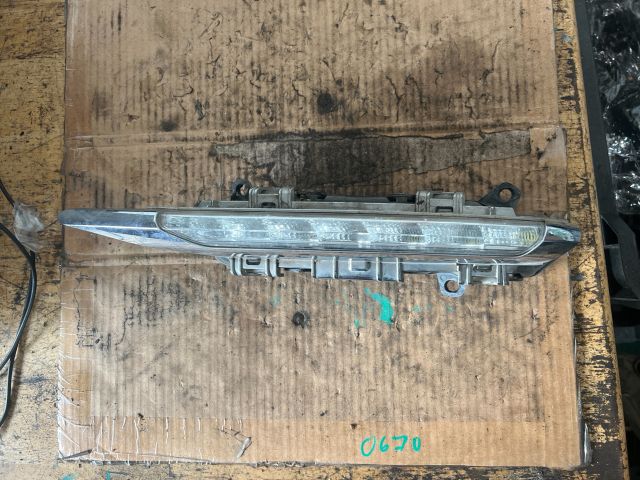 bontott MERCEDES-BENZ S-CLASS Jobb Nappali Menetfény