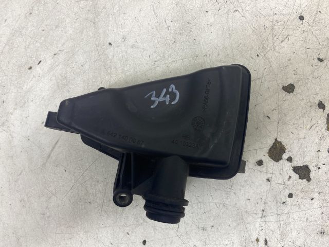 bontott MERCEDES-BENZ S-CLASS Kartergáz Visszavezető Ház