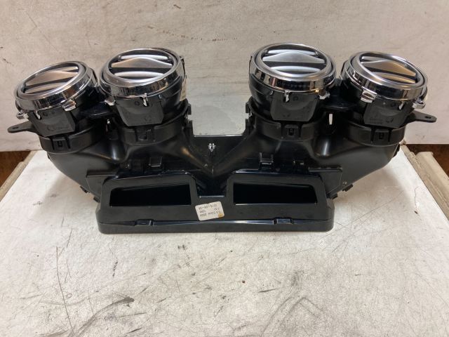 bontott MERCEDES-BENZ S-CLASS Középső Szellőző