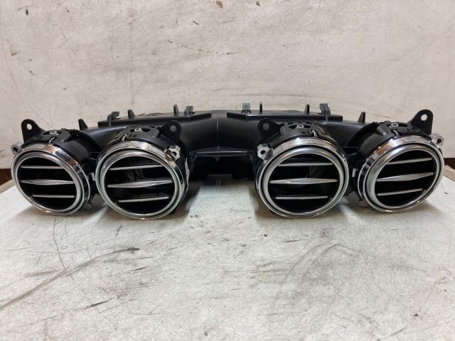 bontott MERCEDES-BENZ S-CLASS Középső Szellőző