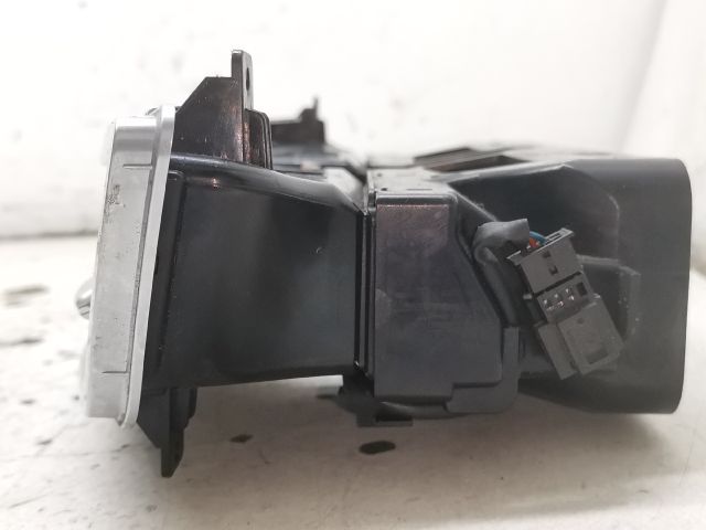 bontott MERCEDES-BENZ S-CLASS Középső Szellőző