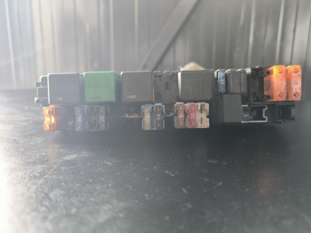 bontott MERCEDES-BENZ S-CLASS Biztosítéktábla Motortér