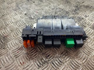 bontott MERCEDES-BENZ S-CLASS Biztosítéktábla Motortér