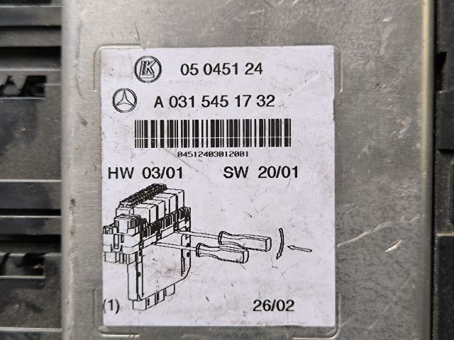bontott MERCEDES-BENZ S-CLASS Biztosítéktábla Motortér