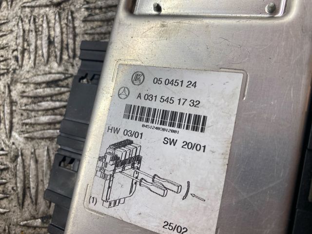 bontott MERCEDES-BENZ S-CLASS Biztosítéktábla Motortér