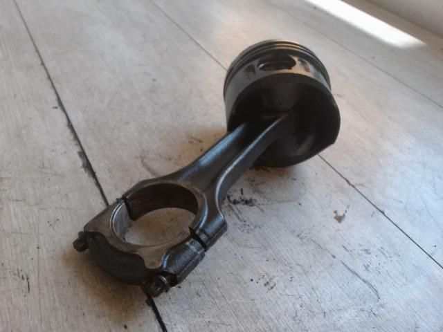 bontott MERCEDES-BENZ S-CLASS Dugattyú és Hajtókar