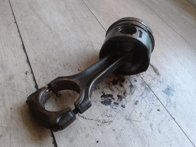 bontott MERCEDES-BENZ S-CLASS Dugattyú és Hajtókar