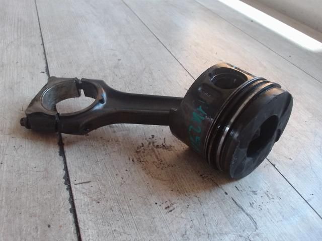 bontott MERCEDES-BENZ S-CLASS Dugattyú és Hajtókar