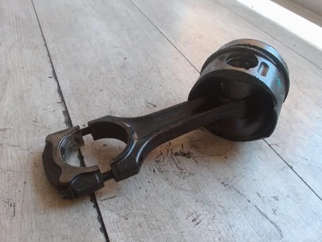 bontott MERCEDES-BENZ S-CLASS Dugattyú és Hajtókar