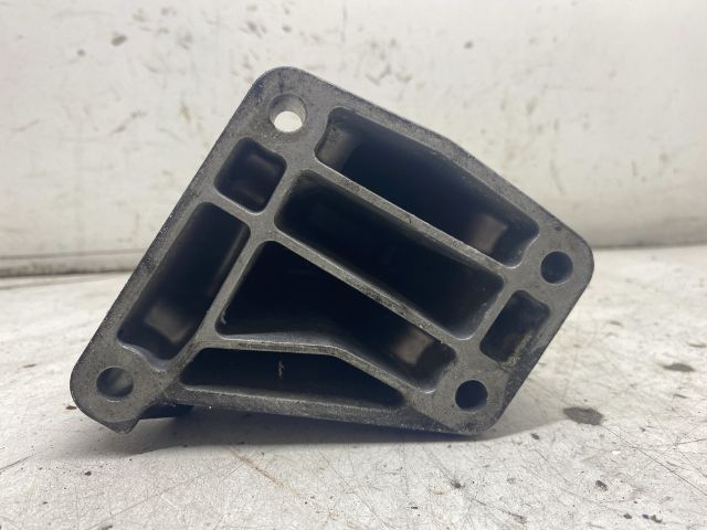 bontott MERCEDES-BENZ S-CLASS Motor Tartó Bak (Fém)