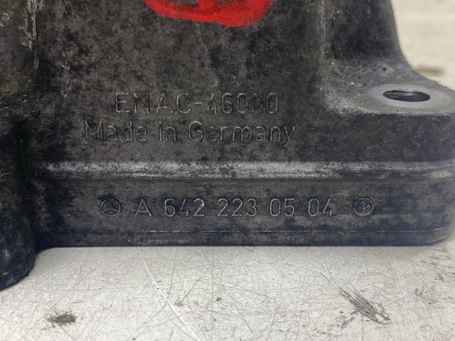 bontott MERCEDES-BENZ S-CLASS Motor Tartó Bak (Fém)