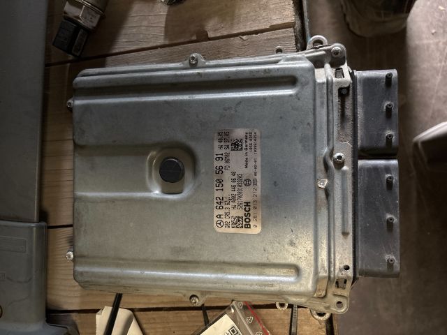 bontott MERCEDES-BENZ S-CLASS Motorvezérlő