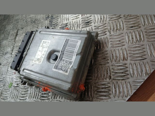 bontott MERCEDES-BENZ S-CLASS Motorvezérlő