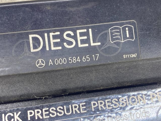 bontott MERCEDES-BENZ S-CLASS Tankajtó