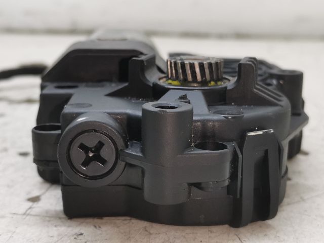 bontott MERCEDES-BENZ S-CLASS Tető Mozgató Motor