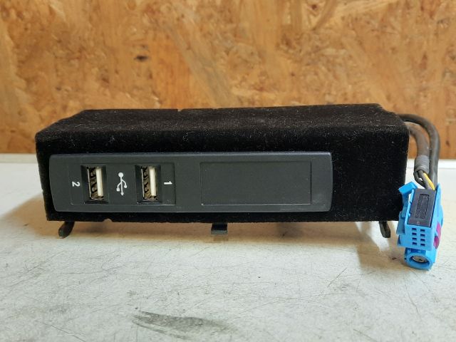 bontott MERCEDES-BENZ S-CLASS USB HUB