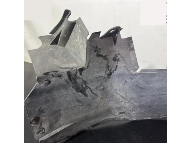 bontott MERCEDES-BENZ SL Bal első Dobbetét (Kerékjárati, Műanyag)