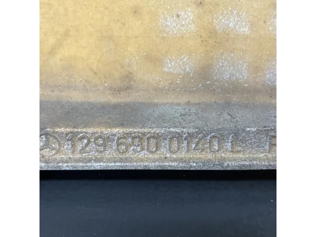 bontott MERCEDES-BENZ SL Bal első Sárvédő Díszléc