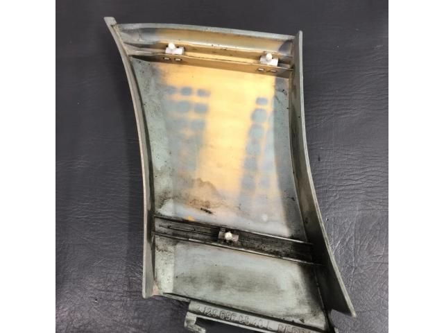 bontott MERCEDES-BENZ SL Bal hátsó Sárvédő Szélesítő