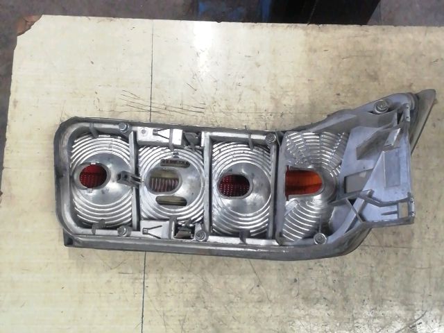 bontott MERCEDES-BENZ SL Jobb Hátsó Lámpa