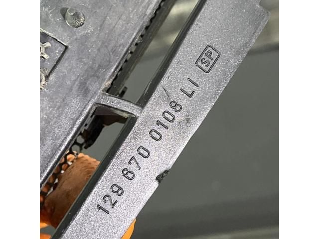 bontott MERCEDES-BENZ SL Szélvédő Takaró