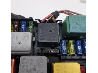 bontott MERCEDES-BENZ SLK Biztosítéktábla Motortér