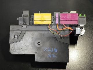 bontott MERCEDES-BENZ SLK Biztosítéktábla Csomagtér