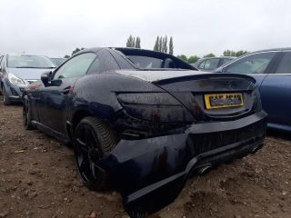 bontott MERCEDES-BENZ SLK Biztosítéktábla Csomagtér