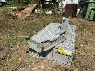 bontott MERCEDES-BENZ SLK Első Lökhárító Merevítő (Fém)