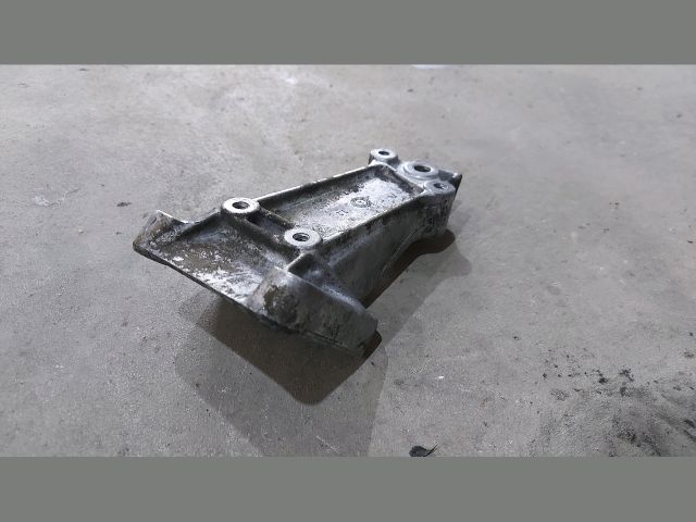 bontott MERCEDES-BENZ SPRINTER Motor Tartó Bak (Fém)