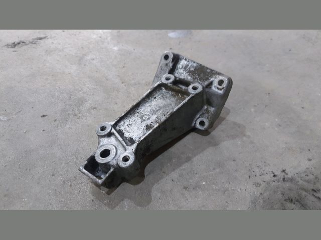 bontott MERCEDES-BENZ SPRINTER Motor Tartó Bak (Fém)