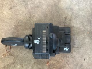 bontott MERCEDES-BENZ SPRINTER Gyújtáskapcsoló Házzal