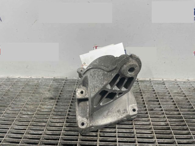 bontott MERCEDES-BENZ SPRINTER Motor Tartó Bak Bal