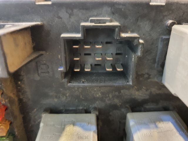 bontott MERCEDES-BENZ SPRINTER Biztosítéktábla Motortér