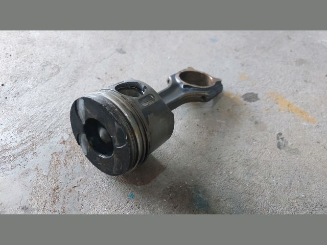 bontott MERCEDES-BENZ SPRINTER Dugattyú és Hajtókar