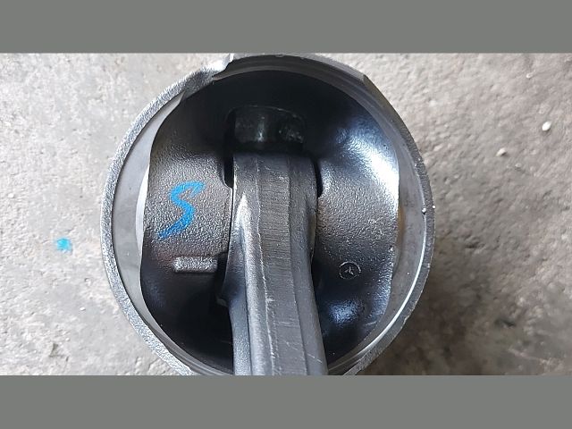 bontott MERCEDES-BENZ SPRINTER Dugattyú és Hajtókar