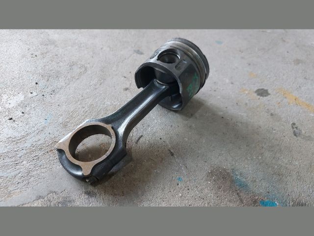 bontott MERCEDES-BENZ SPRINTER Dugattyú és Hajtókar