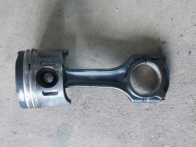 bontott MERCEDES-BENZ SPRINTER Dugattyú és Hajtókar