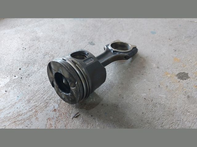 bontott MERCEDES-BENZ SPRINTER Dugattyú és Hajtókar