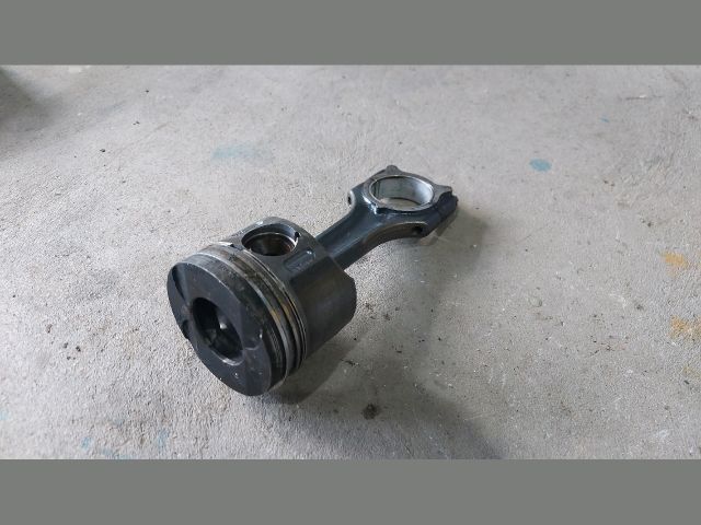 bontott MERCEDES-BENZ SPRINTER Dugattyú és Hajtókar