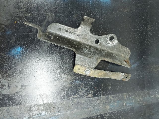 bontott MERCEDES-BENZ SPRINTER Motor Tartó Bak Bal