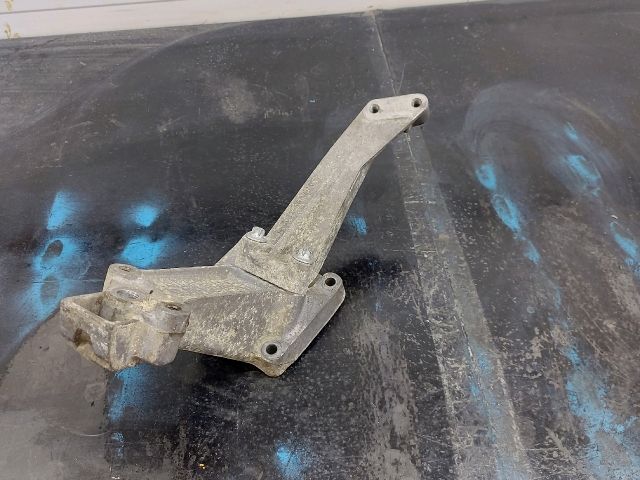 bontott MERCEDES-BENZ SPRINTER Motor Tartó Bak Bal