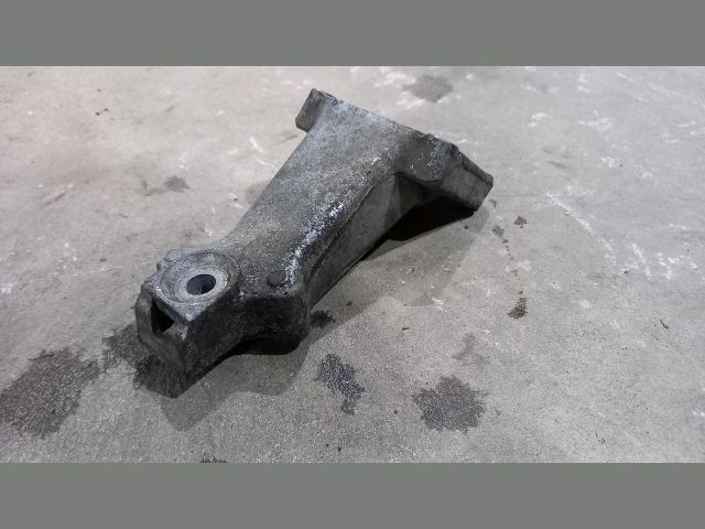 bontott MERCEDES-BENZ SPRINTER Motor Tartó Bak Bal