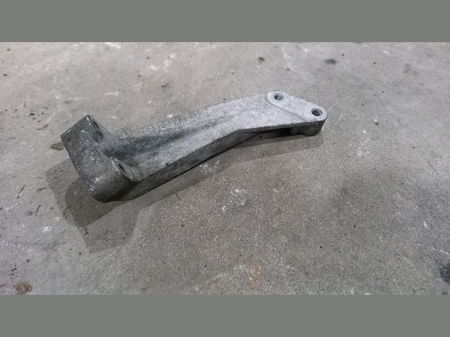 bontott MERCEDES-BENZ SPRINTER Motor Tartó Bak Bal