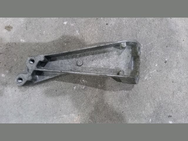 bontott MERCEDES-BENZ SPRINTER Motor Tartó Bak Bal