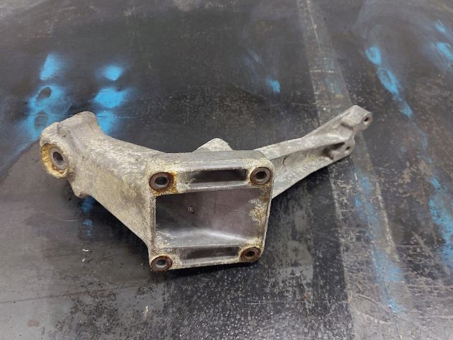 bontott MERCEDES-BENZ SPRINTER Motor Tartó Bak Bal