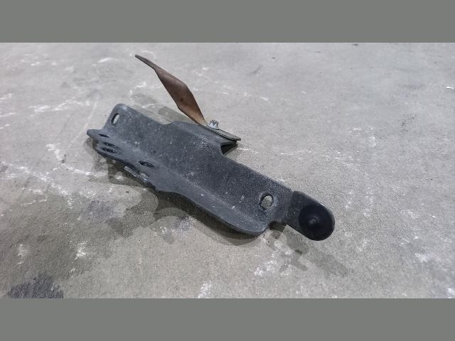 bontott MERCEDES-BENZ SPRINTER Motor Tartó Bak Bal