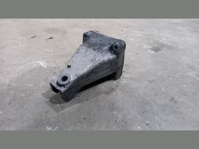 bontott MERCEDES-BENZ SPRINTER Motor Tartó Bak Jobb