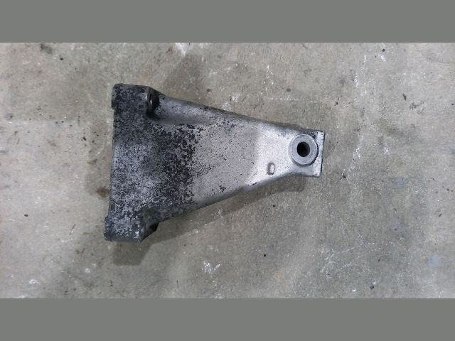 bontott MERCEDES-BENZ SPRINTER Motor Tartó Bak Jobb