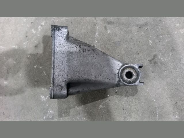 bontott MERCEDES-BENZ SPRINTER Motor Tartó Bak Jobb